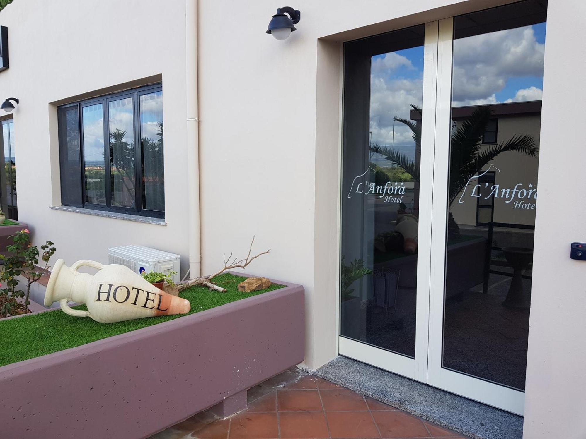 L Anfora Hotel Tramatza Exterior photo